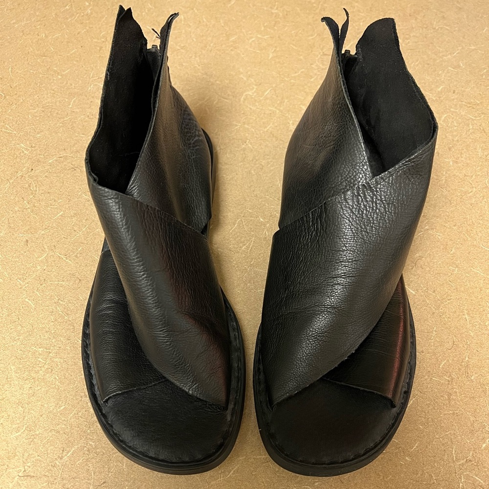 Born IWA Sandals